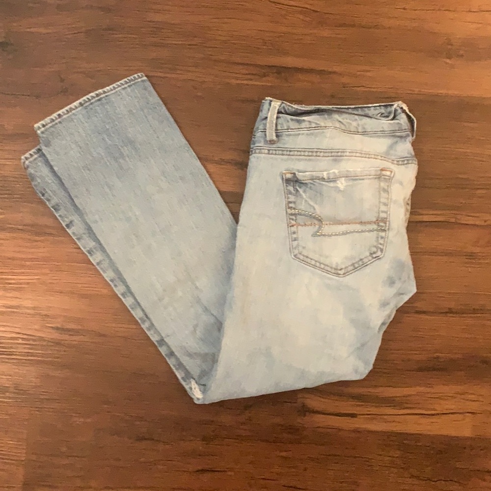 American Eagle Distressed Capris Size 6